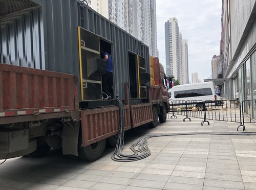 科尔沁左翼后低温环境下，柴油发电机组电池充满电的具体时间受哪些因素影响？
